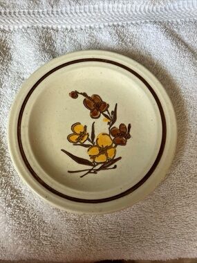 2 Vintage  Homer Laughlin Harvest  Floral Ceramic Bread Plates i6  1/4”